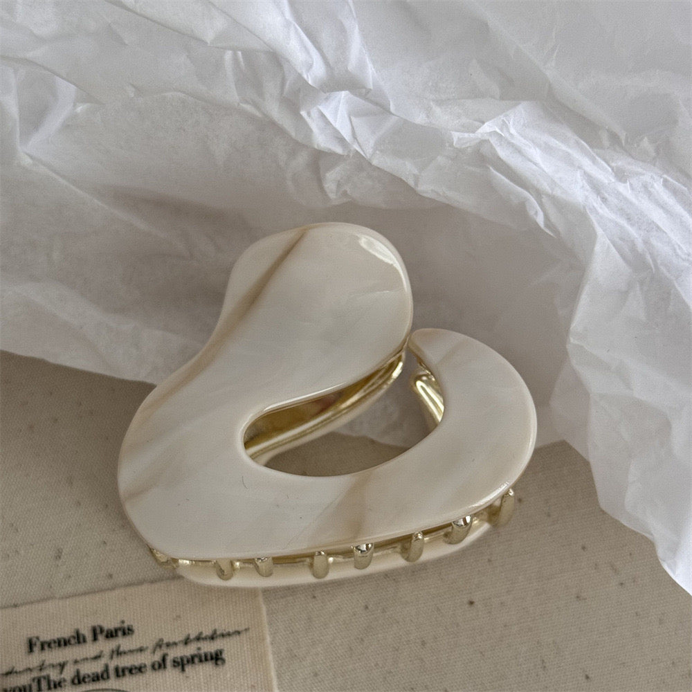 Sera Ripple Hair Claw