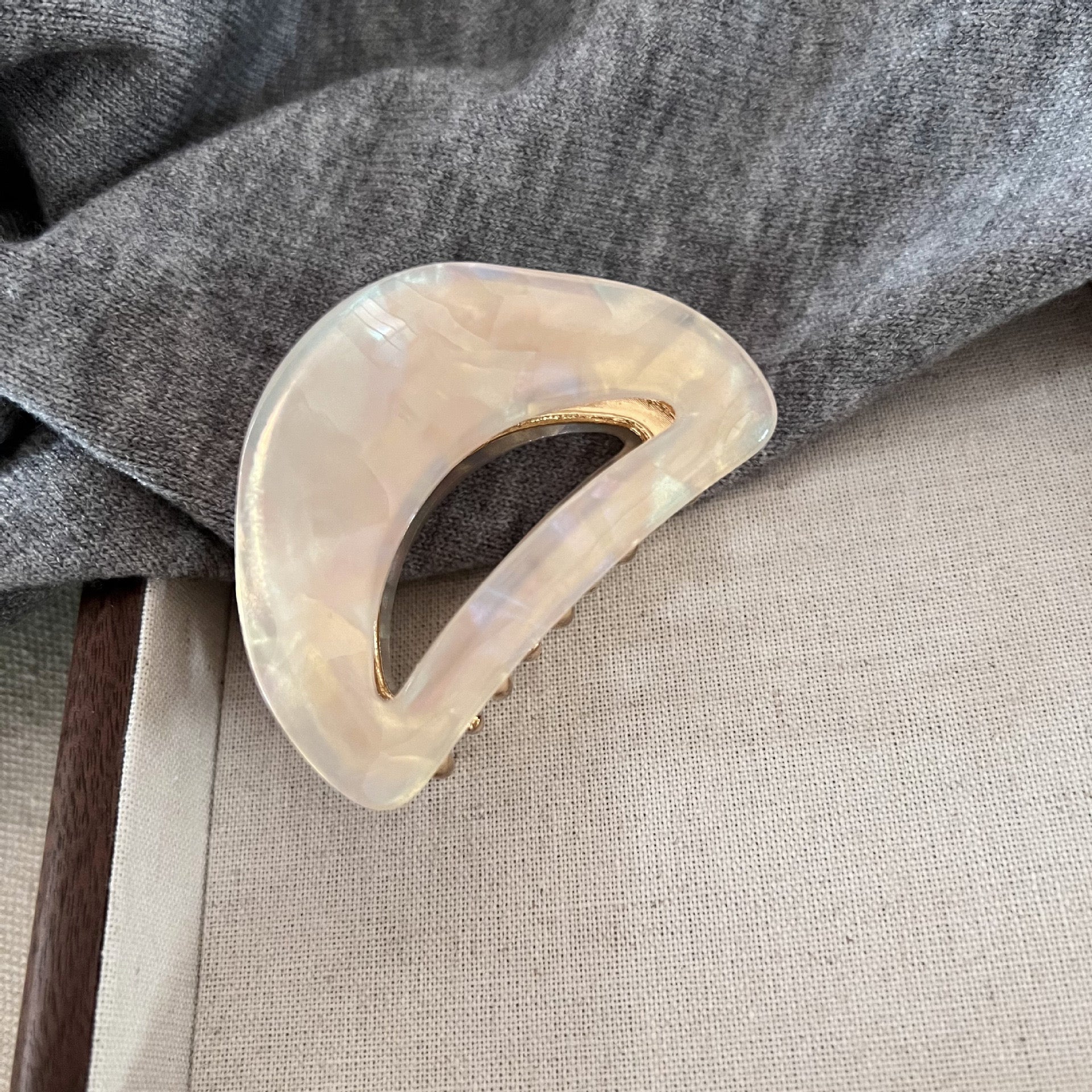 Aurora Arc Hair Claw