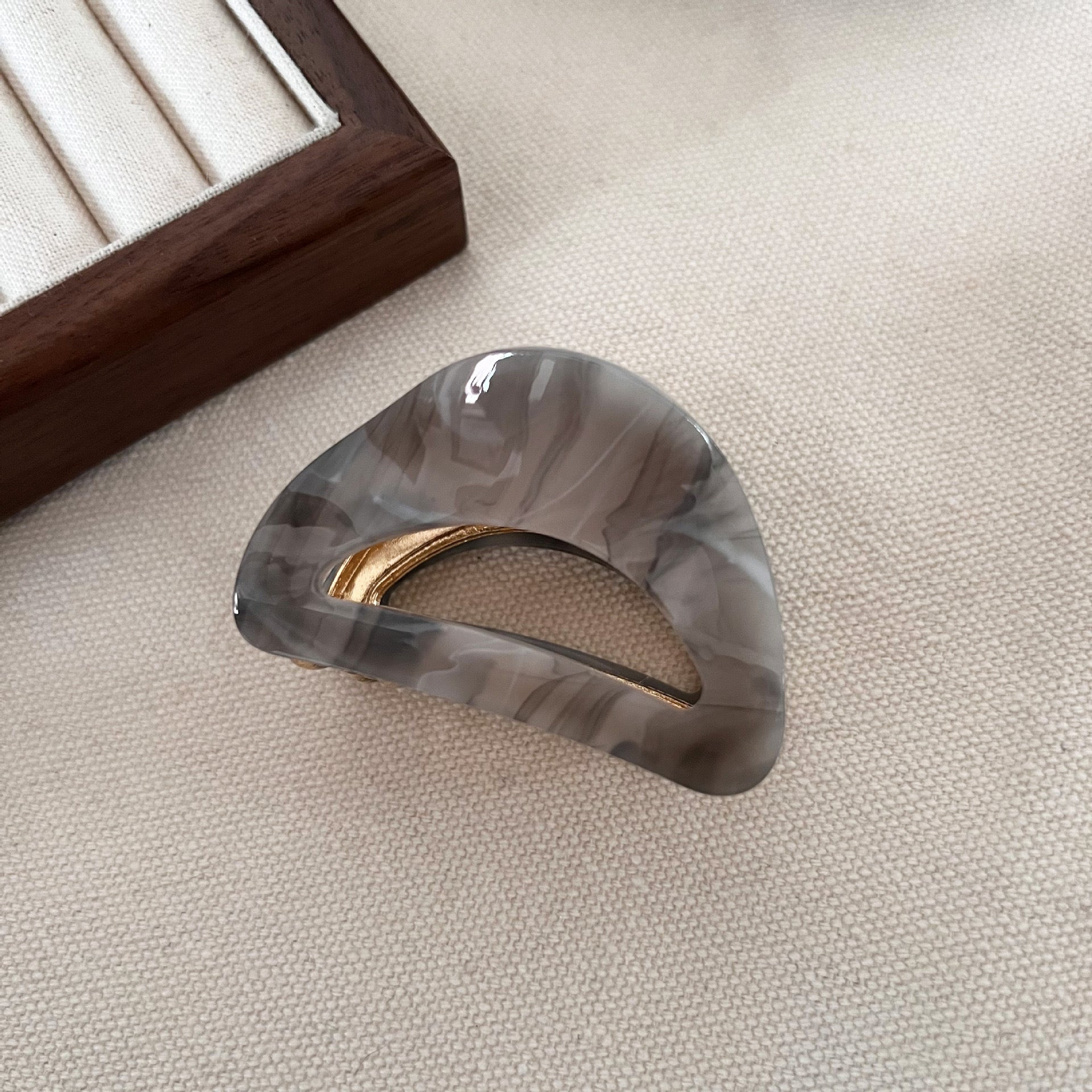 Aurora Arc Hair Claw