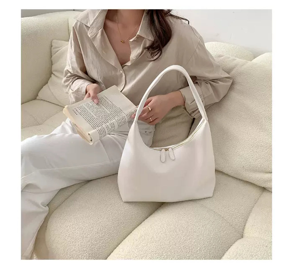 Aira Curve Shoulder Bag