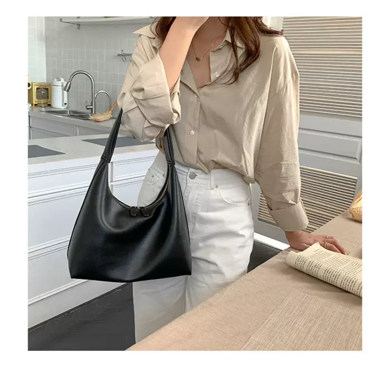Aira Curve Shoulder Bag