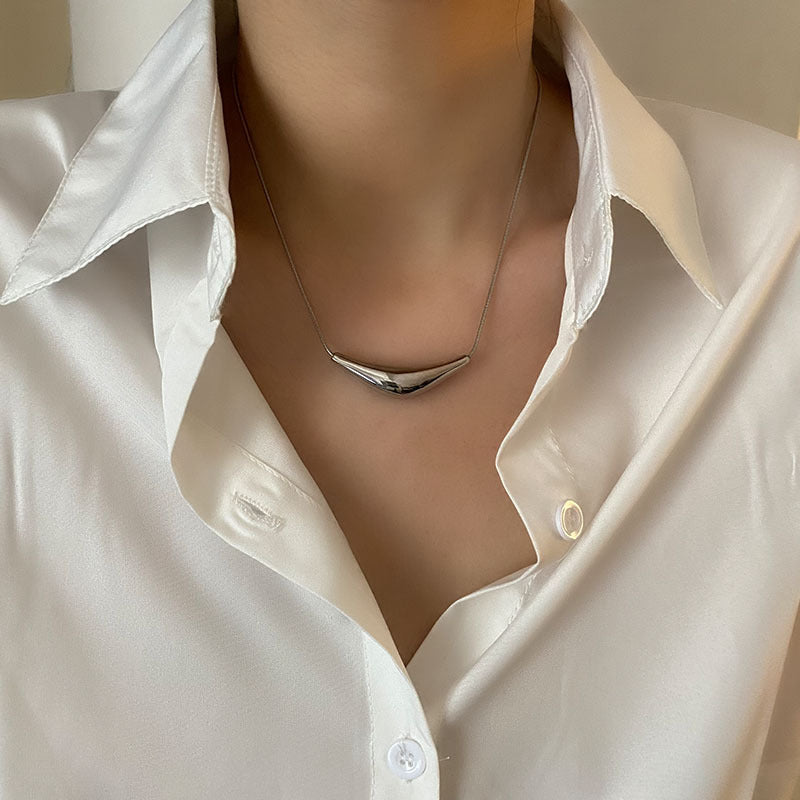 Sculpt Curve Necklace