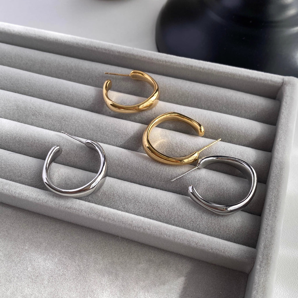 Sculpted Shine Hoop Earrings