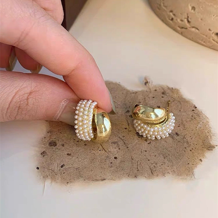 Mini Pearl Hug Earrings