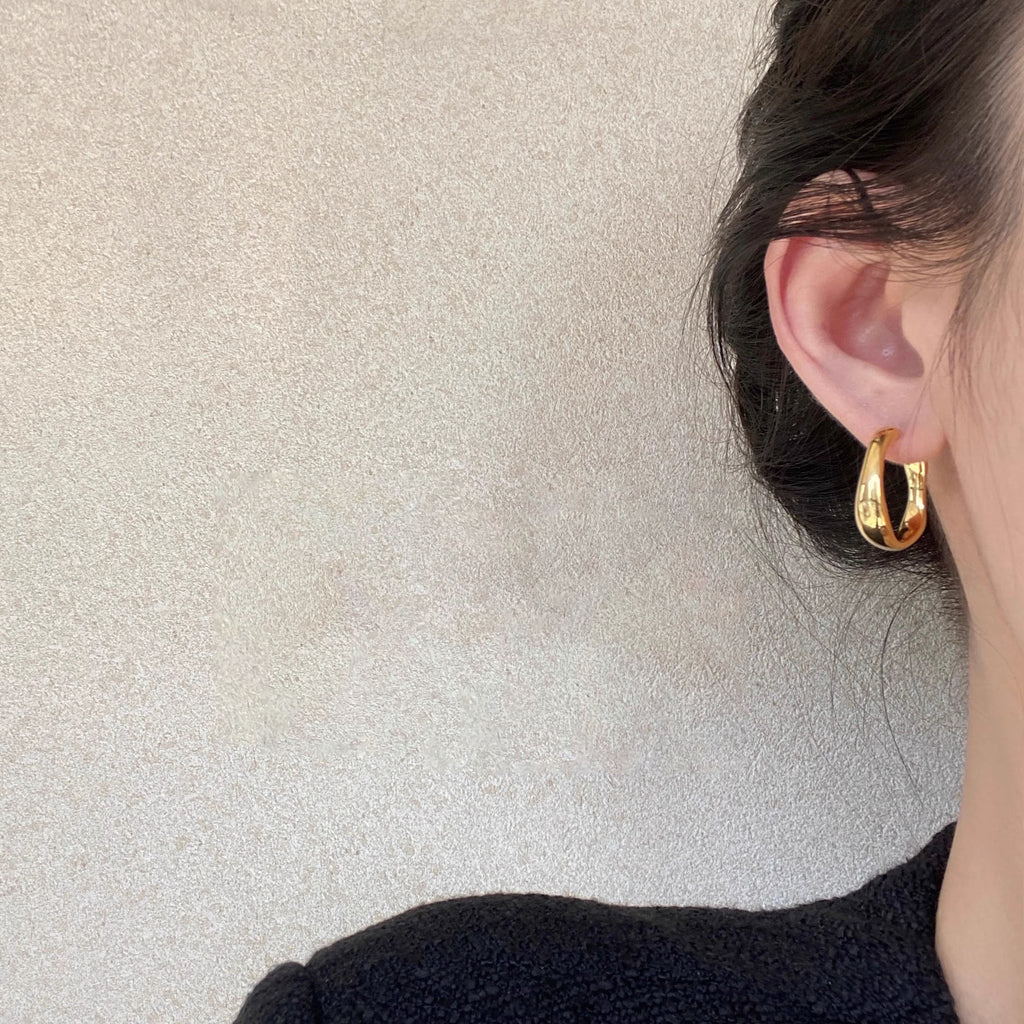 Sculpted Shine Hoop Earrings