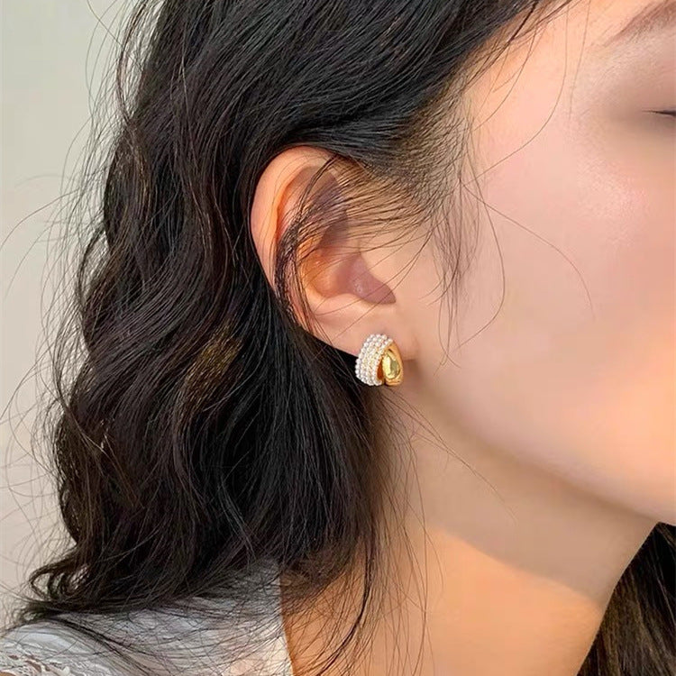 Mini Pearl Hug Earrings