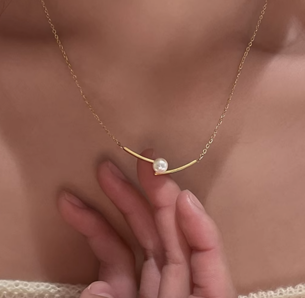 Luna Arc Necklace