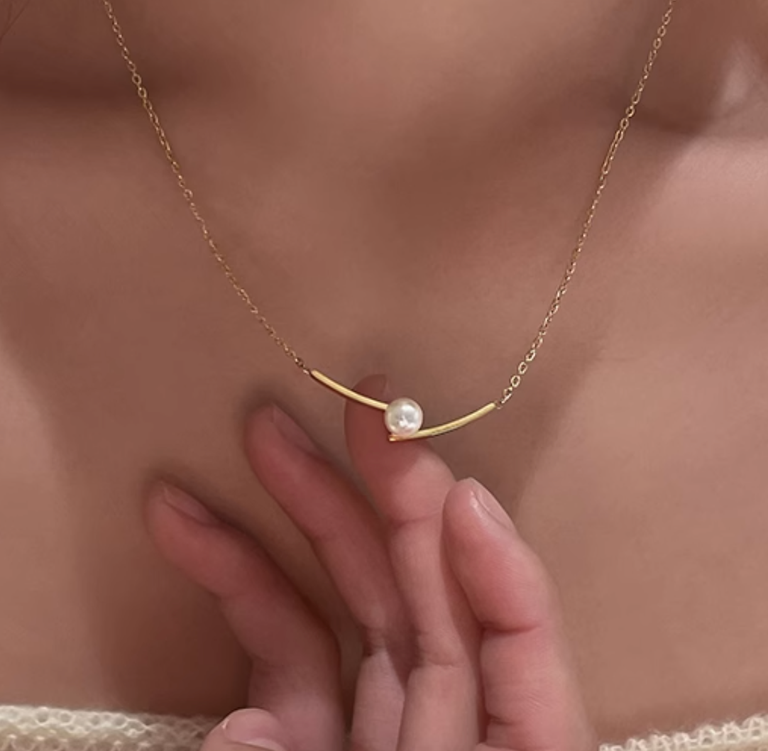 Luna Arc Necklace
